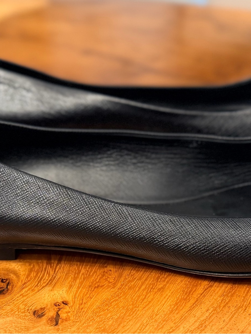 Salvatore Ferragamo Varina Bicolor Ballet Flats w Bow Black/White Size 8.5M GUC - Picture 12 of 17